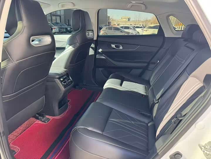 Фото 6 - Changan UNI-K Hybrid