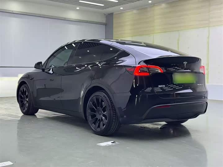 Фото 6 - Tesla Model Y