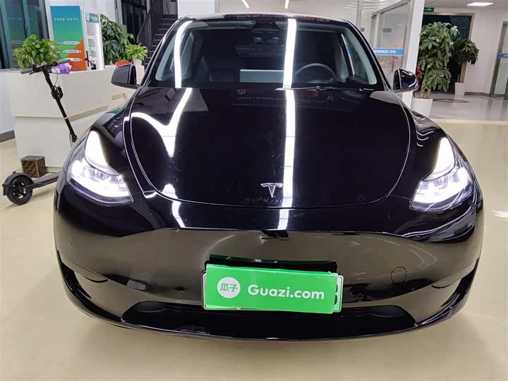 Фото 3 - Tesla Model Y