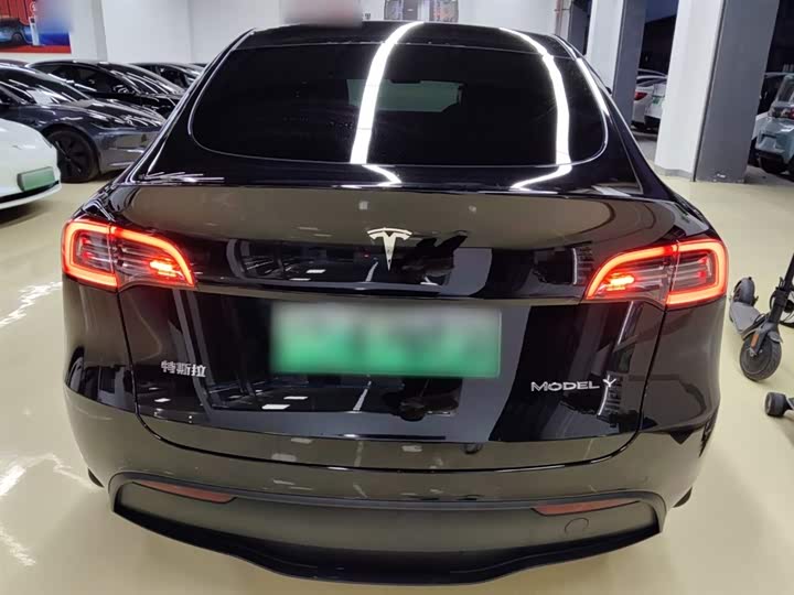 Фото 6 - Tesla Model Y
