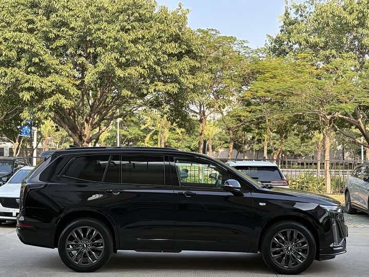 Фото 4 - Cadillac XT6