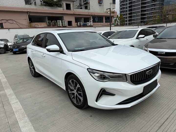 Фото 2 - Geely Emgrand