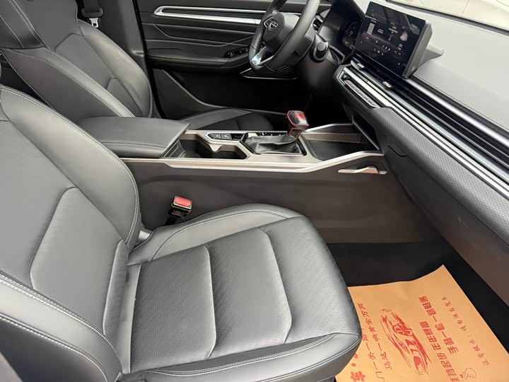 Фото 6 - Geely Emgrand