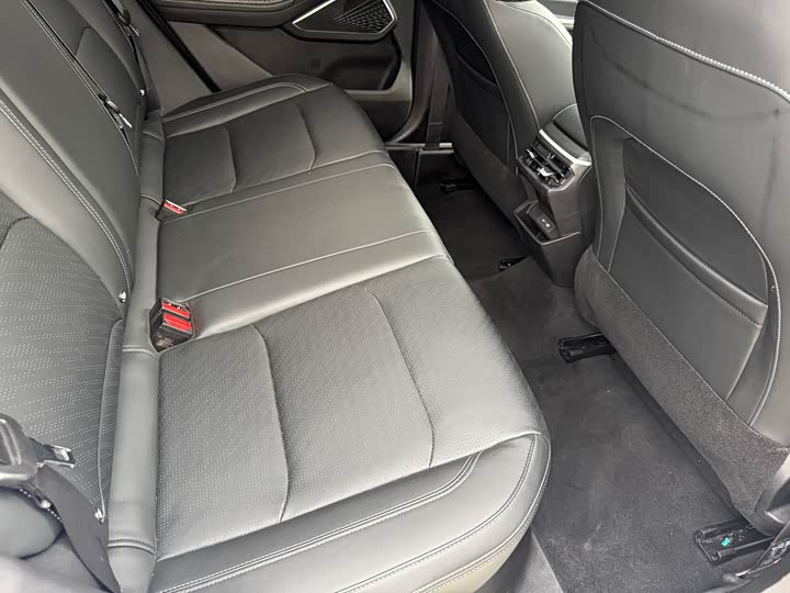 Фото 7 - Geely Emgrand