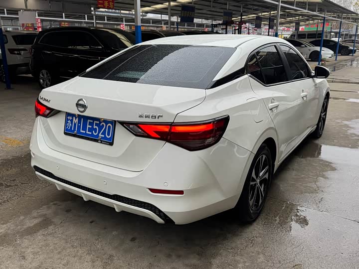 Фото 3 - Nissan Sylphy