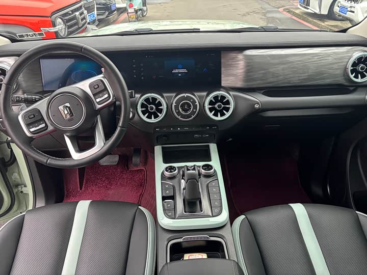 Фото 9 - Tank 300