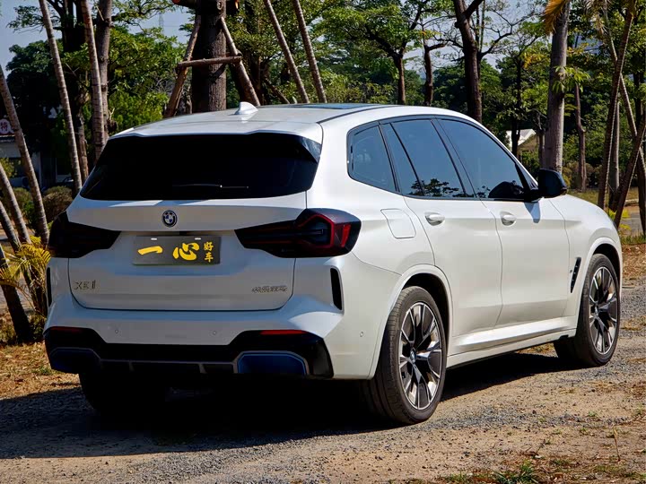 Фото 7 - BMW iX3