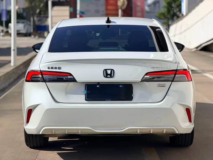 Фото 8 - Honda Inspire