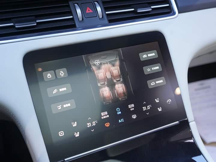 Фото 9 - LiXiang One