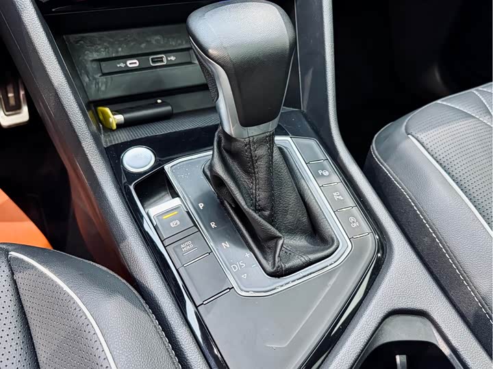 Фото 5 - Volkswagen Tiguan L Pro