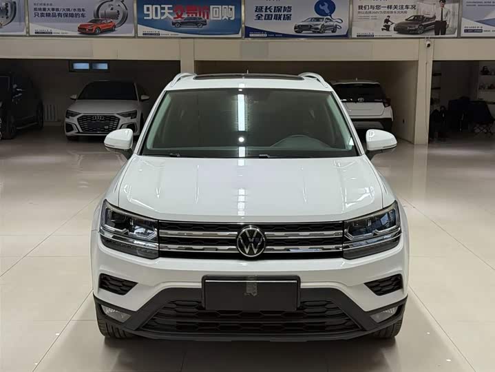 Фото 2 - Volkswagen Tharu