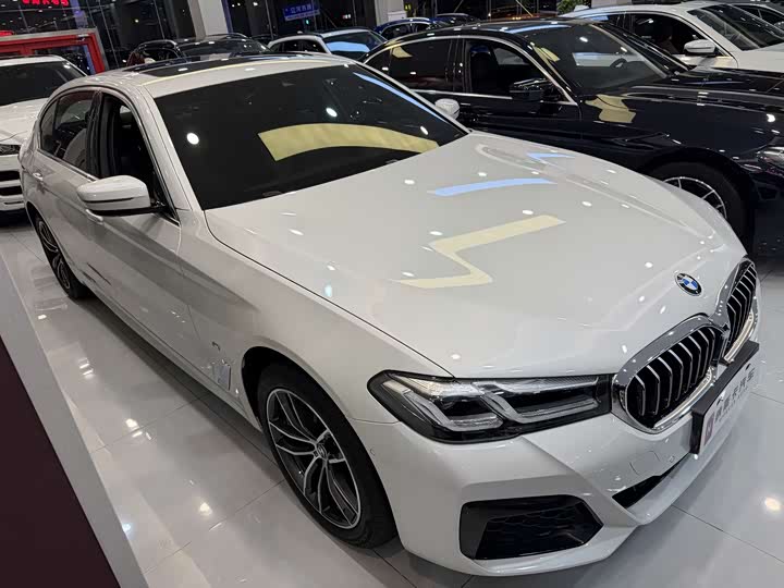 Фото 3 - BMW 5 Series