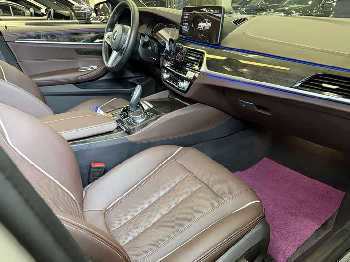 Фото 8 - BMW 5 Series