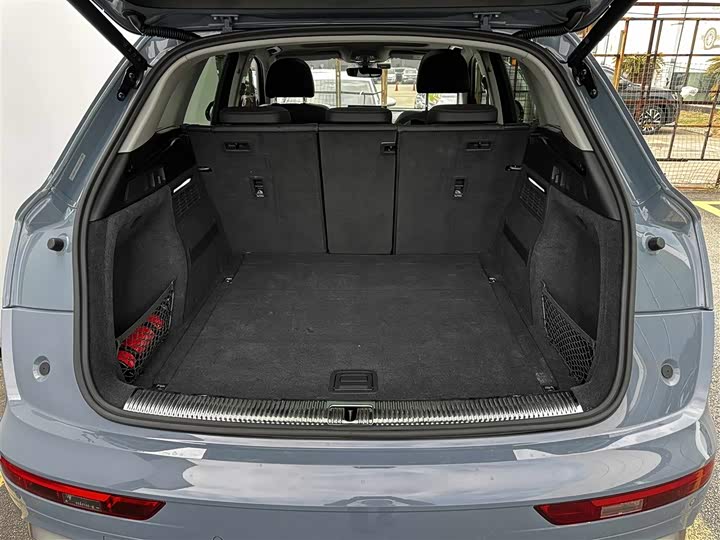 Фото 8 - Audi Q5L