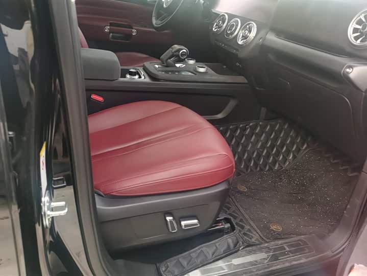 Фото 8 - Tank 300