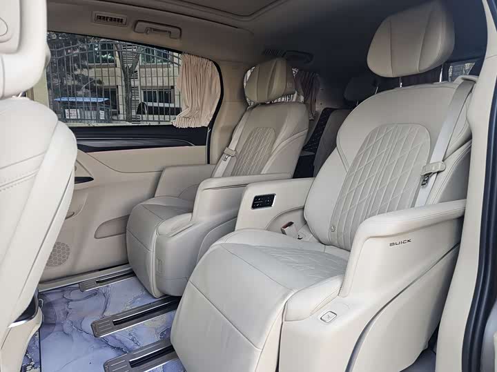 Фото 8 - Buick GL8 ES