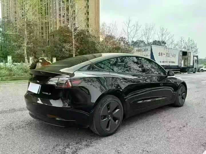 Фото 7 - Tesla Model 3