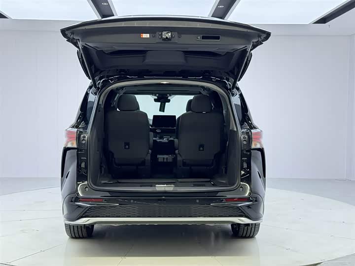 Фото 9 - Toyota Granvia