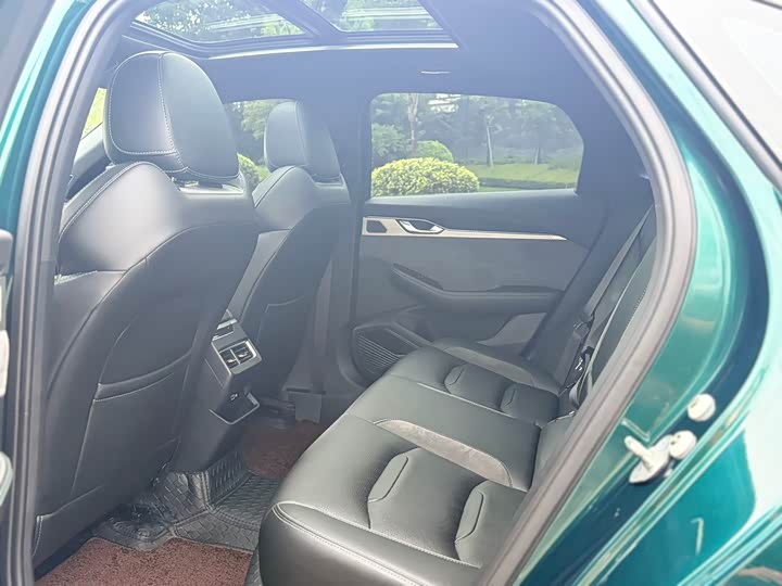 Фото 9 - Geely Preface