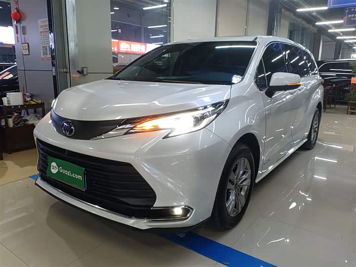 Фото 1 - Toyota Sienna