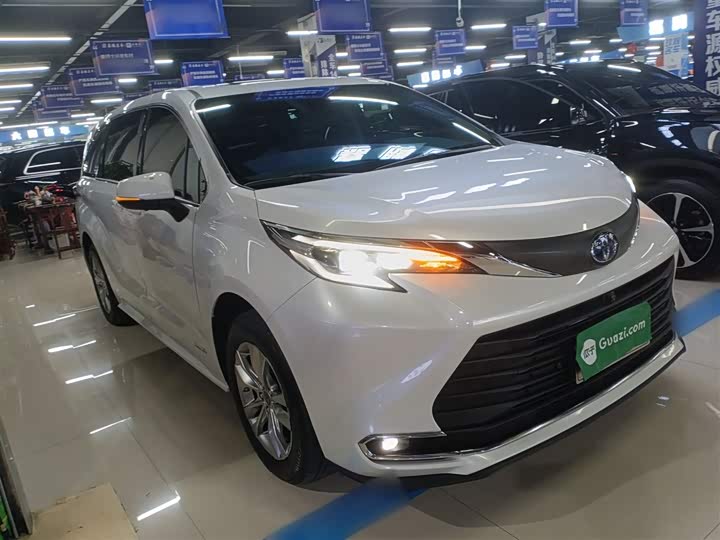 Фото 4 - Toyota Sienna