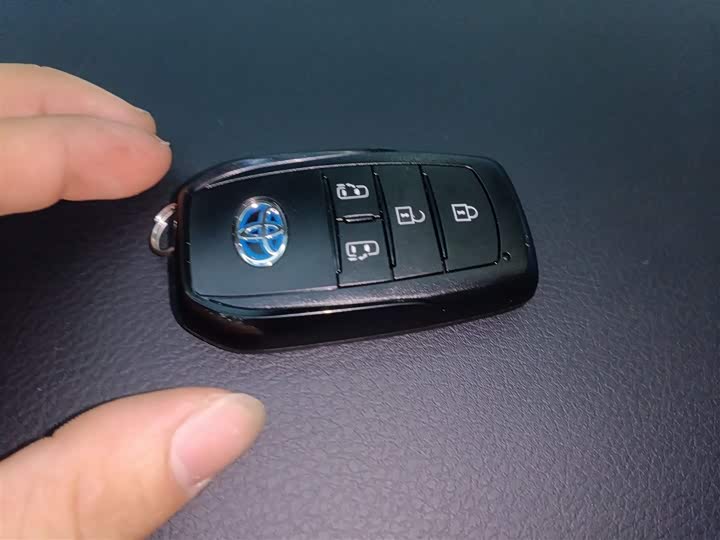 Фото 9 - Toyota Sienna