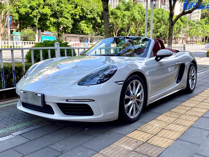 Фото 1 - Porsche 718