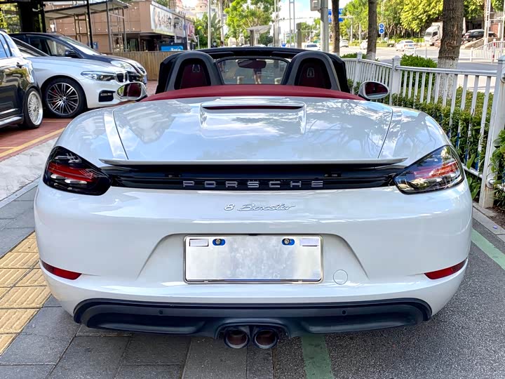 Фото 4 - Porsche 718