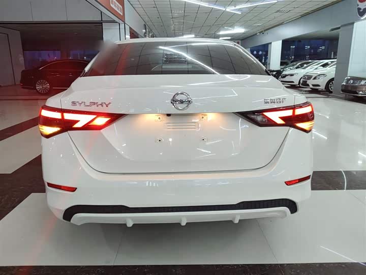 Фото 6 - Nissan Sylphy