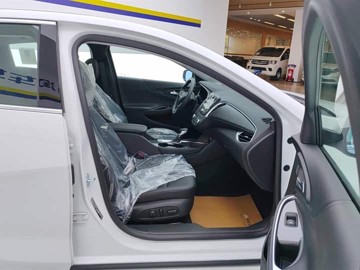 Фото 8 - Chevrolet Malibu XL