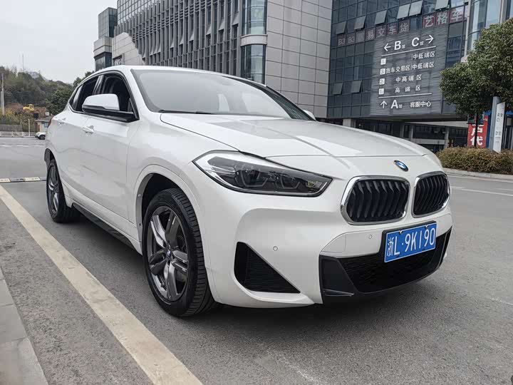 Фото 2 - BMW X2