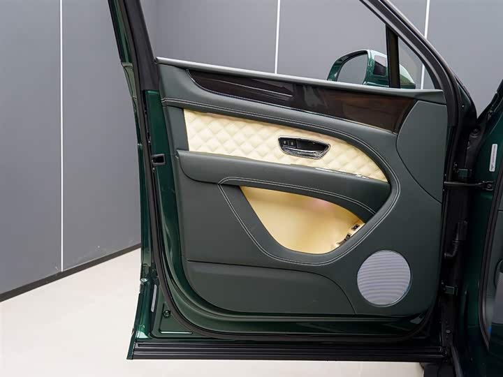 Фото 7 - Bentley Bentayga