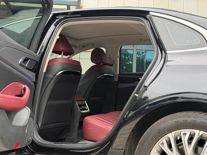 Фото 5 - Hongqi H5