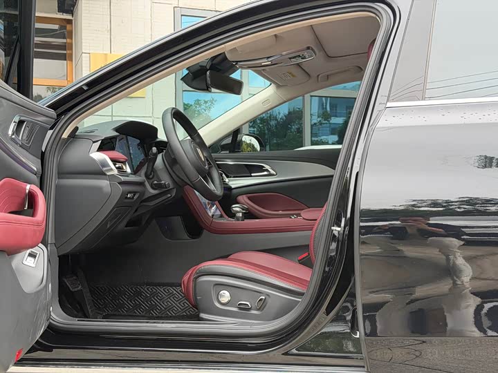 Фото 7 - Hongqi H5