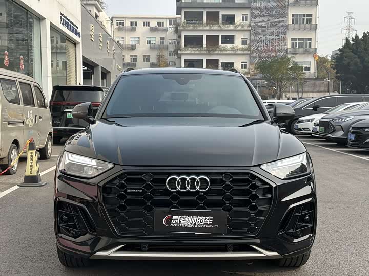 Фото 2 - Audi Q5L