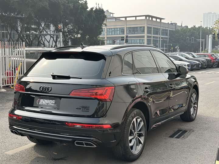 Фото 4 - Audi Q5L