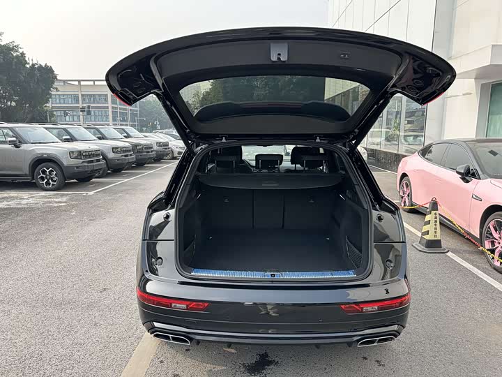 Фото 7 - Audi Q5L