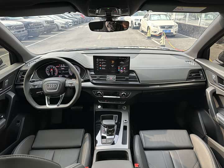 Фото 9 - Audi Q5L