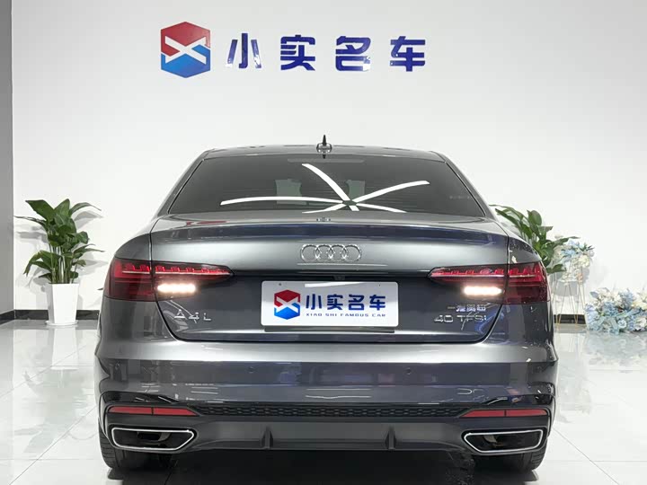 Фото 8 - Audi A4L