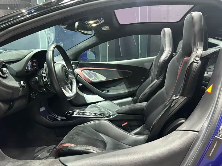 Фото 4 - McLaren GT