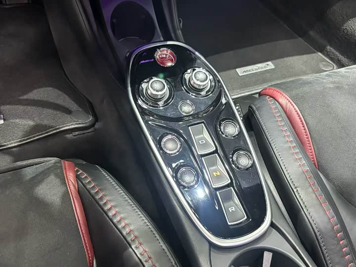 Фото 6 - McLaren GT