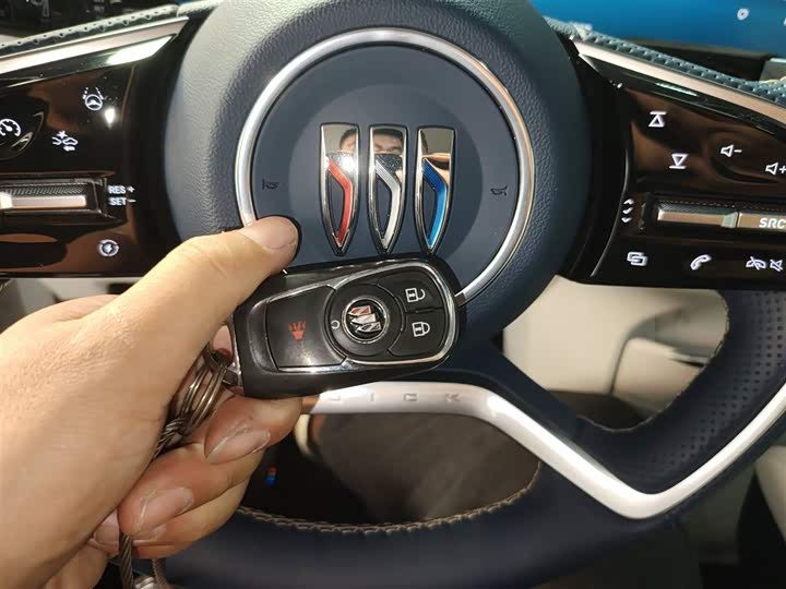 Фото 9 - Buick GL8 Hybrid