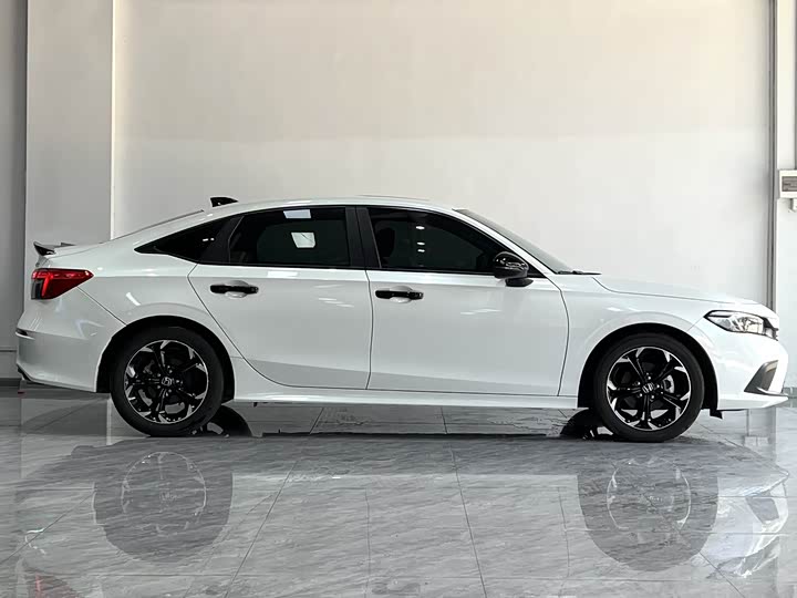 Фото 7 - Honda Civic