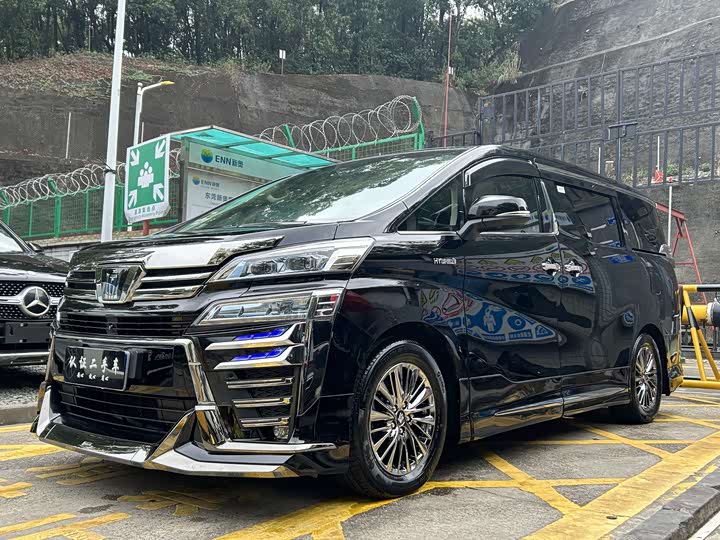 Фото 1 - Toyota Vellfire