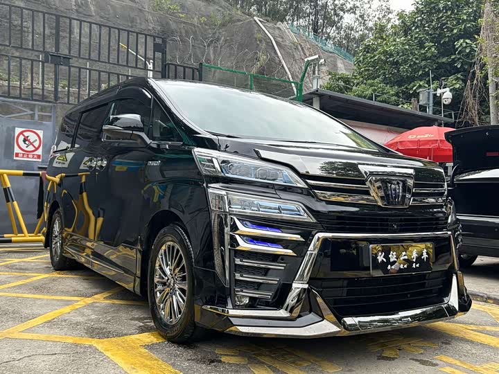 Фото 3 - Toyota Vellfire