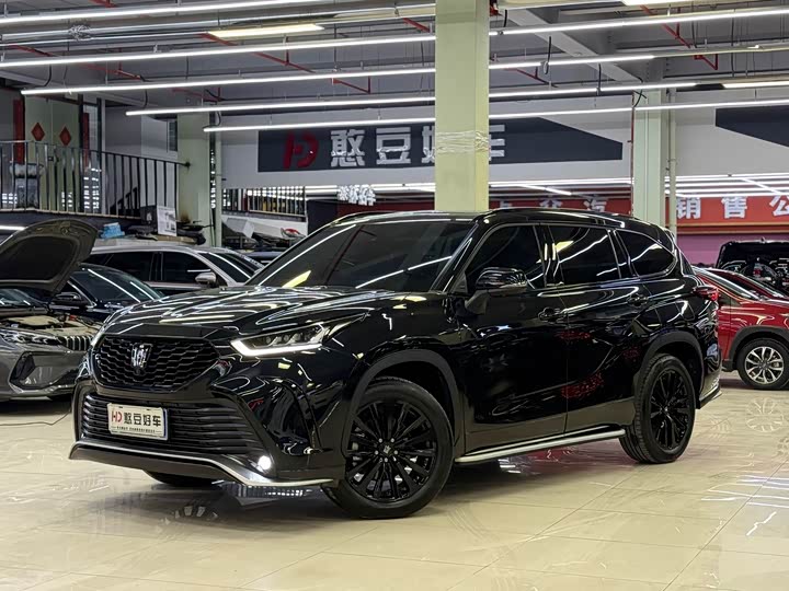 Фото 1 - Toyota Crown Kluger