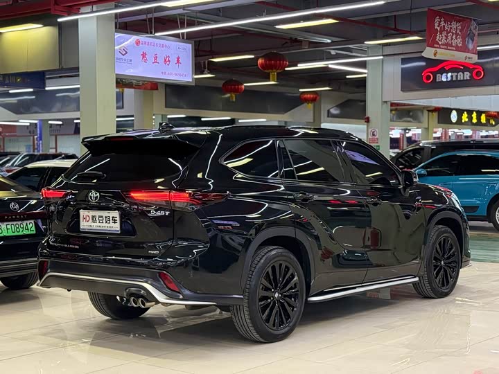 Фото 2 - Toyota Crown Kluger