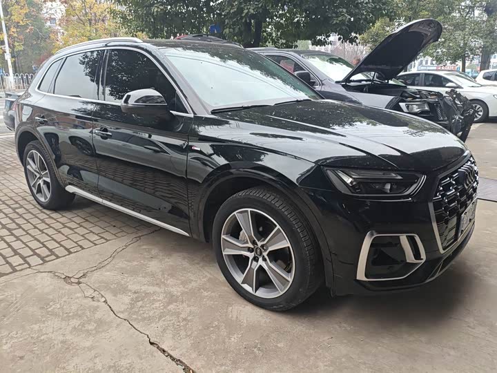 Фото 2 - Audi Q5L