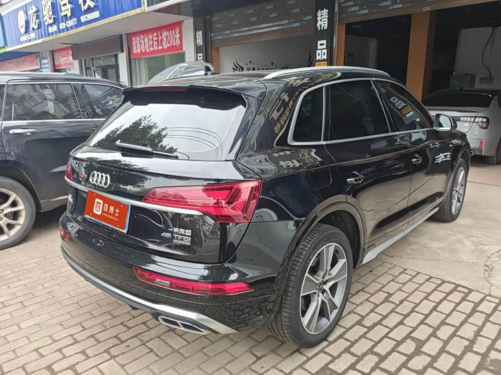 Фото 4 - Audi Q5L