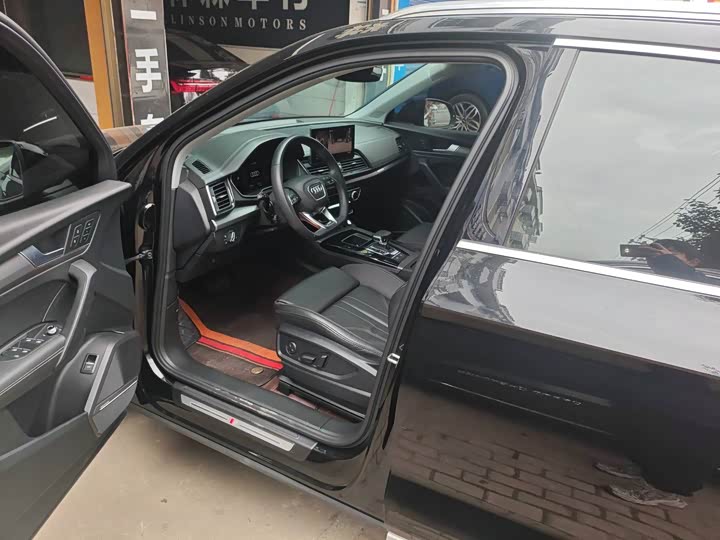 Фото 5 - Audi Q5L